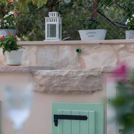 Lemon & Mint Villa
