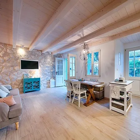 Lemon & Mint * Komiža